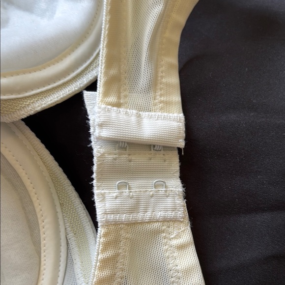 Elegant Vintage Cream Padded Strapless Bra - Picture 6 of 7